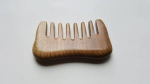 Peine de Madera Ecológico al por Mayor, Desenreda el Cabello, Peine de Madera de Neem de Alta Calidad para Uso Doméstico, Hecho a Mano, Artesanía Atemporal - Product Image 6