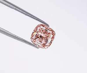 Diamant CVD de laboratoire couleur champagne 1,04 carats, taille coussin, de couleur fantaisie, VS, pour bijoux, OM GEMS - Meilleures ventes - Product Image 3