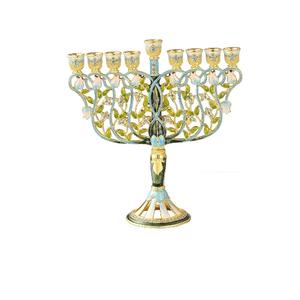 Menorah Pintada a Mano con Diseño de Granada, Adornada con Joyas y Bañada en Oro, con Flores Azules en Mosaico - Product Image 4