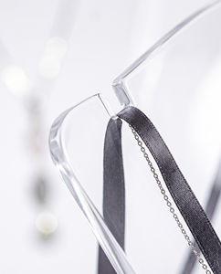 Elegant and Beautiful Custom White and Black Acrylic Pendant Model Rack Jewelry Display Props - Product Image 6