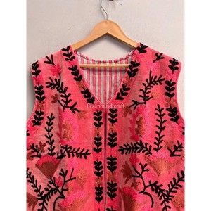 Chaleco de terciopelo al por mayor con bordado floral Suzani, hecho a mano, corto, para mujer, chaqueta de invierno - Product Image 5