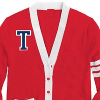 Fabricant OEM – Nouveau cardigan rouge tricoté pour femme, col en V, manches longues, mode hiver, boutons sur le devant, poches plaquées, style universitaire court