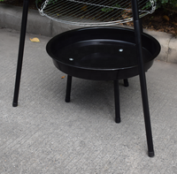 Gril extérieur de BBQ de fonte de charbon de bois de conception classique avec la chaîne accrochante pour le jardin