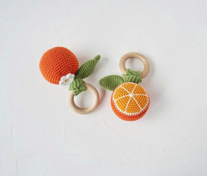 Jouet éducatif en coton à 4 pièces, anneaux de hochet au crochet avec poignées en bois, modèle unisexe à l'échelle 1:4 - Product Image 5
