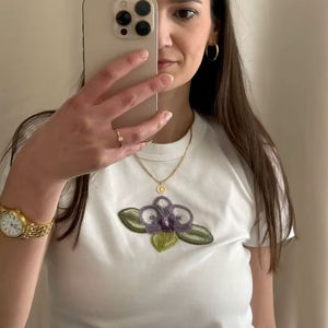 T-shirt en coton blanc à manches courtes pour femmes avec broderie florale d'orchidée violette en perles et sequins, vêtement décontracté - Product Image 1