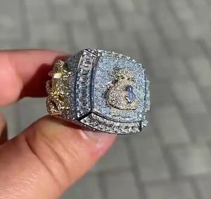 Anillo de Boda de Lujo Personalizado con Corte Brillante Redondo VVS, Anillo de Diamantes Hip Hop Unisex de Plata de Ley 925 con Certificado IGI - Product Image 5