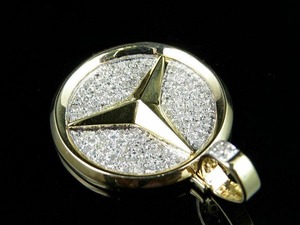 Collier pendentif logo de voiture en acier inoxydable plaqué or 18 carats, serti de moissanite et zircon, bijoux hip-hop unisexe - Product Image 3