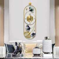 Jam Dinding Logam Modern Bentuk Oval Desain Bulu Abstrak Quartz Analog Senyap Dekorasi Ruang Tamu Harga Murah