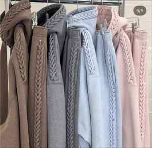 ชุดวอร์มผ้าฝ้าย 100% ระบายอากาศได้ดี ดีไซน์สีพื้น - Product Image 1