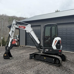 Excavatrice Bobcat E50, équipement compact robuste pour les chantiers de construction, disponible en stock, livraison rapide - Product Image 2