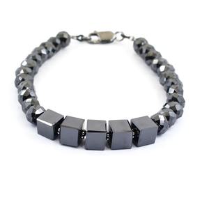 Bracelet en perles de diamants facettés en moissanite noire ronde de 7 mm et cubes de 8 mm - Product Image 4