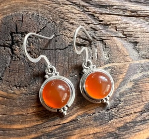 Pendientes Colgantes de Plata de Ley 925 con Cornalina Natural, Joyería Artesanal con Piedras Preciosas, Pendientes Elegantes - Product Image 1
