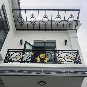 Sistemas de Barandillas de Hierro Forjado de Primera Calidad para Proteger su Hogar con una Decoración Exterior de Metal Intrincada y Hecha a Mano. - Product Image 1
