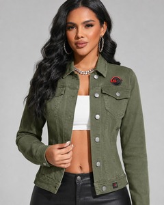 Gilet en jean délavé pour femme, style vintage, sans manches, boutonné, décontracté, avec poches fonctionnelles et coupe confortable - Product Image 1
