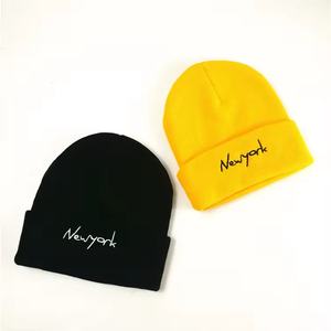 Bonnet tricoté chaud d'hiver en gros avec logo personnalisé, bonnet de sport tendance, bonnet personnalisé de haute qualité - Product Image 2