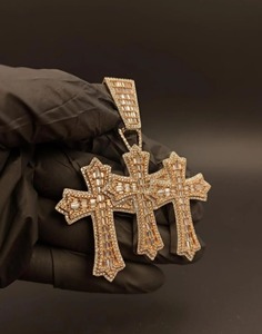 Pendentif personnalisé en forme de croix, plaqué argent 925, avec cristaux et strass, bijou religieux pour homme, cadeau. - Product Image 1