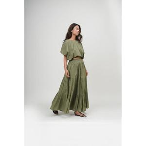 Conjunto de Dos Piezas Verde Oliva para Mujer, Top Corto con Mangas Abullonadas, Falda Larga Plisada, Color Sólido, Estilo Casual de Primavera, Teñido Liso, ODM - Product Image 5
