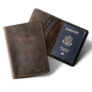 Porta Pasaportes Personalizado para Viajes de Negocios, Funda de Cuero Crazy Horse Impermeable para Pasaporte - Product Image 1