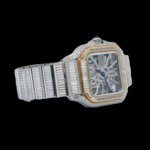 Reloj de Cuarzo de Acero Inoxidable Plateado de Lujo con Diseño Personalizado de Alta Calidad, Completamente Adornado con Diamantes Moissanite de Corte Baguette - Product Image 2