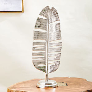 Décoration d'intérieur artisanale, sculpture en feuille de métal aluminium, finition nickelée, art de table avec design scandinave. - Product Image 1