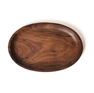 Plateau en bois haut de gamme pour service de table, conçu pour une présentation distinctive et une commodité de repas fonctionnelle - Product Image 5