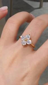 Anillo floral de lujo con diamante cultivado en laboratorio de corte redondo para mujer, anillo de cuatro piedras de oro macizo de 14k, regalo de promesa para novias - Product Image 4