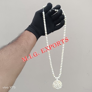 Collar de cuentas de hueso o joyería para fiestas, utilizada para fines espirituales, culturales y estéticos, y con gran variedad de estilos. - Product Image 2
