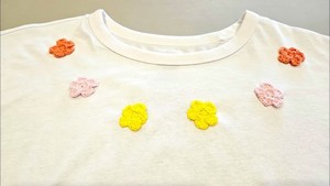 T-shirt d'été vintage pour femme en coton, crocheté, manches courtes, coupe classique, avec broderie mignonne en forme de cœur et nœud, motif dessin animé - Product Image 2