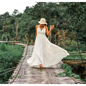 Robe longue blanche bohème pour femme, col halter, empiècements en dentelle, lavable, idéale pour l'été, la plage et les vacances - Product Image 1