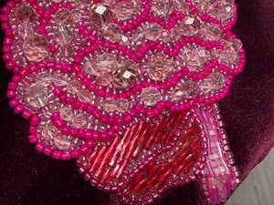 Sac en velours brodé de perles - Product Image 6
