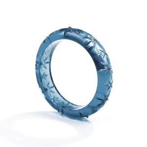 Nouveau bracelet en résine rose, géométrique et ajouré, modelé à la main, grande taille, bijou de mode pour femme, idéal pour les fêtes, les mariages et comme cadeau. - Product Image 3