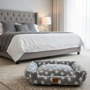 Cama para Perro de Franela Suave con Estrellas o Huesos, Base Antideslizante Gris, Disponible en 3 Tamaños (S/M/L) - Product Image 5