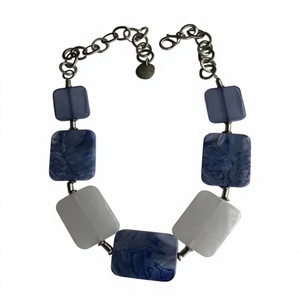 Collar de Cuentas de Resina Artístico de Lujo, Collar de Cuentas de Resina Hecho a Mano con Aura de Ópalo - Product Image 1