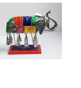 Clochettes d'éléphant en fer peintes à la main sur le thème de l'art indien moderne – Élégantes pour la maison et le bureau - Product Image 2