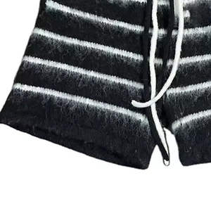 Shorts de Mujer de Cintura Alta Elástica con Encaje y Estampado Floral, Tela con Memoria, Casuales, Impermeables, Resistentes al Viento y de Secado Rápido - Product Image 3