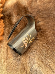 Jarra rústica de cuerno para hidromiel, cerveza o cerveza sin gas, jarra vikinga hecha a mano para fiestas y eventos con temática medieval. - Product Image 4