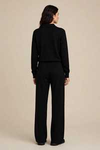 Ensemble deux pièces en tricot noir pour femme, haut à manches longues avec col polo et fermeture éclair, et pantalon large à cordon de serrage - Product Image 3