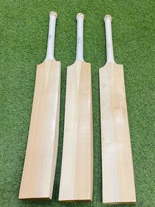 English Willow Cricket Bat Two Tone Short Handle Light <b>Weight</b> - Product Image 1