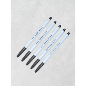 Stylo à raser à base d'eau pour hommes avec 6 interventions – Essentiels de bain - Product Image 1