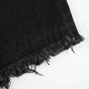 Shorts de mezclilla de pierna ancha con cintura alta, perforados y con borde deshilachado para mujer, color personalizado, estilo casual y moderno para el verano. - Product Image 6