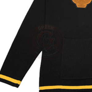 Cardigan Fraternité Alpha Phi Noir avec Bordure Dorée, Logo APA Lettres Grecques, Boutons sur le Devant, Manches Longues, Pull Homme Col V Coupe Classique - Product Image 5