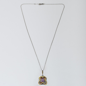 Collar de Plata de Ley 925 con Baño de Oro y Rodio Negro, Diseño con Dije de Amatista y Granate, Joyería Fina para Mujer - Product Image 4