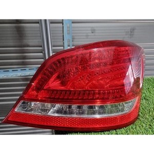 Feu arrière droit d'occasion Equus 924023N000 - Product Image 1