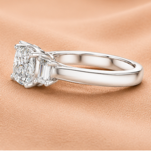 Anillo de compromiso de diamantes talla baguette en oro blanco, con tres piedras, joyería nupcial de lujo, regalo para mujer - Product Image 2