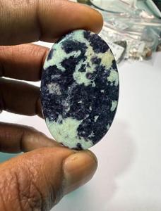 Lepidolita natural de alta calidad en cabujón, formas mixtas, venta al por mayor, piedras preciosas sueltas para la fabricación de pendientes colgantes de plata hechos a mano. - Product Image 2