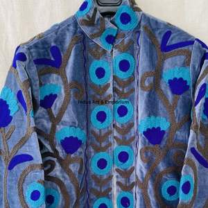 Chaqueta de algodón Suzani hecha a mano en India, chaqueta corta bordada a mano, abrigo unisex, chaqueta corta Suzani hecha a mano - Product Image 3