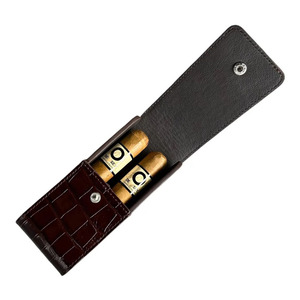 Estuche de cuero de diseño para cigarros con cortador incorporado, accesorio de lujo para cigarros modernos y coleccionistas, a la venta a un precio muy bajo. - Product Image 1