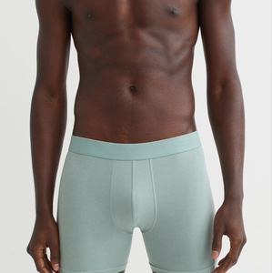Calzoncillos bóxer de cintura media para hombre, de color liso, de seda tejida, transpirables, de secado rápido, con logo en la cintura - Product Image 4