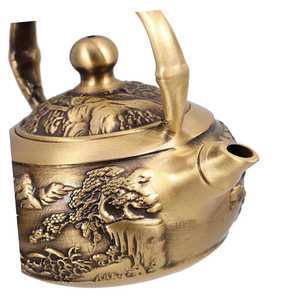 Mini Tetera Decorativa con Acabado Dorado, Tetera para Calentar Agua, Mini Tetera de Estilo Retro en Cobre, Figura Decorativa para Cocina y Viajes - Product Image 3