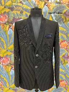 Blazer de soirée noir de luxe haute couture TR Lachka asymétrique avec motif floral 3D et perles ondulées - Product Image 4